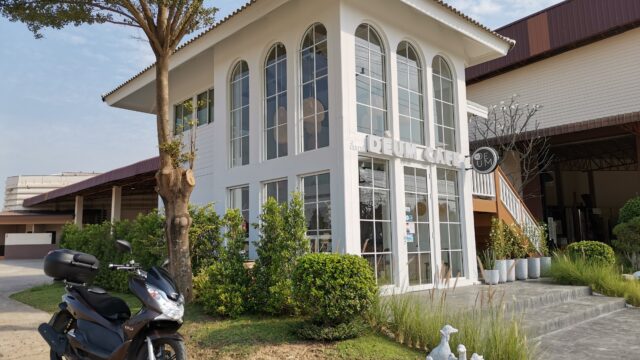 スコータイのDEUM CAFE