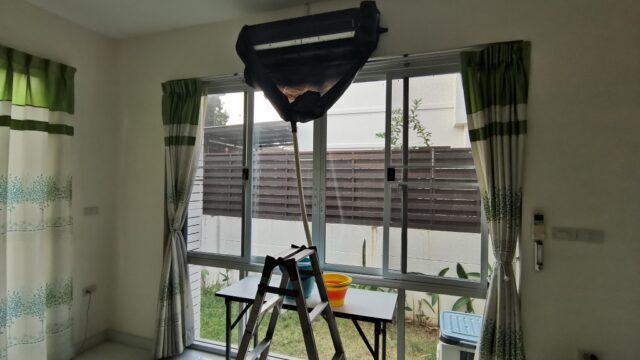 エアコン洗浄の様子